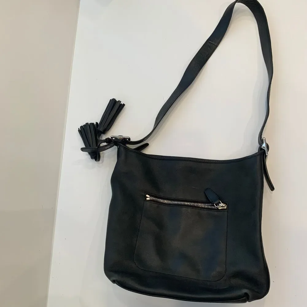 EUC Coach Black Leather Bucket Bag‎ Purse with Tassel Accents Belt Style Strap